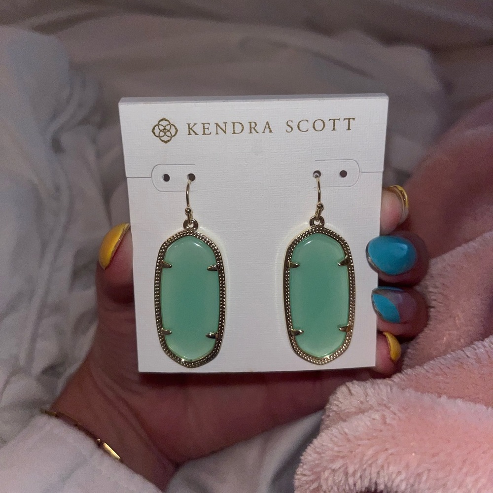 Kendra Scott Elle Gold Earrings